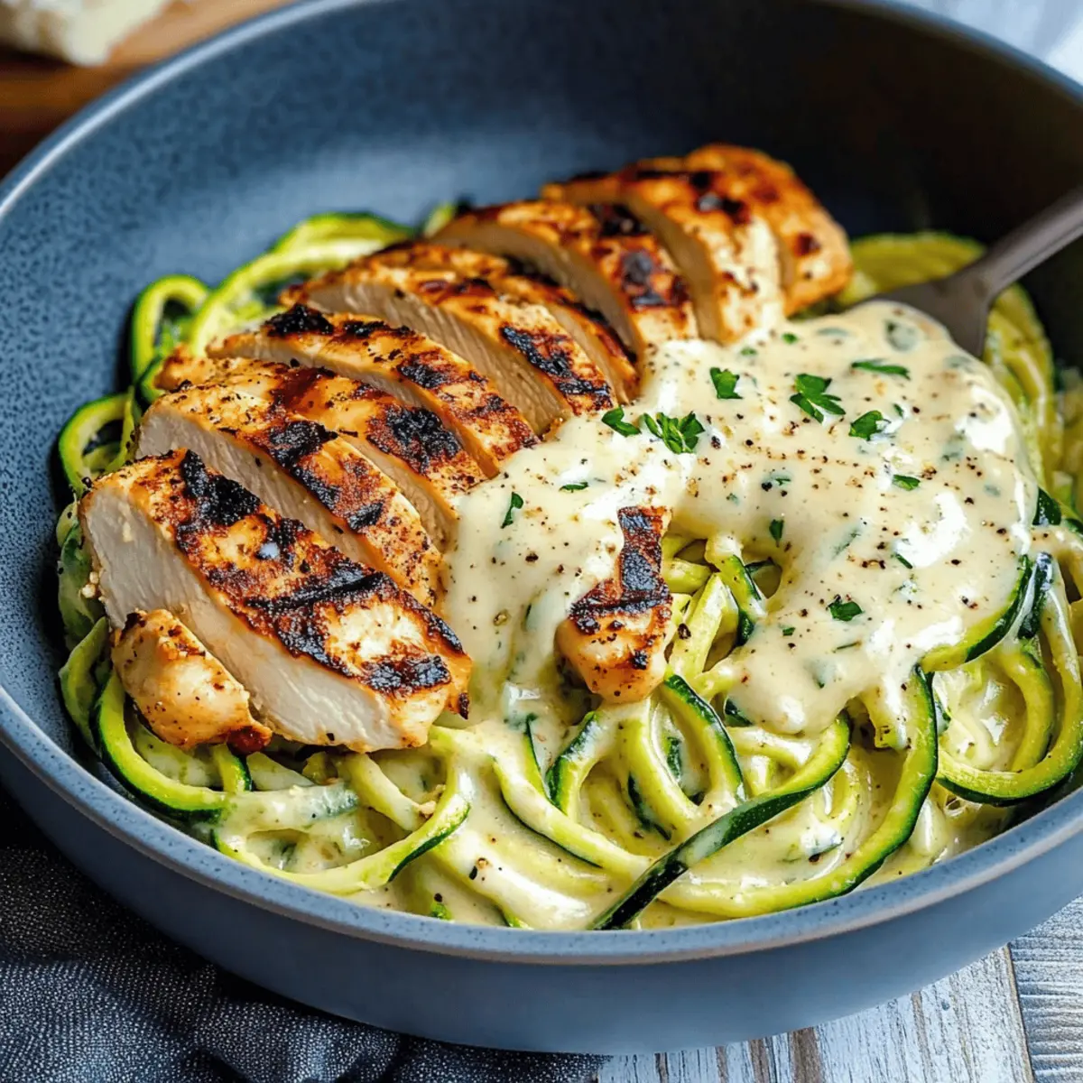 Creamy Zucchini Noodle Chicken Alfredo ppvtnn