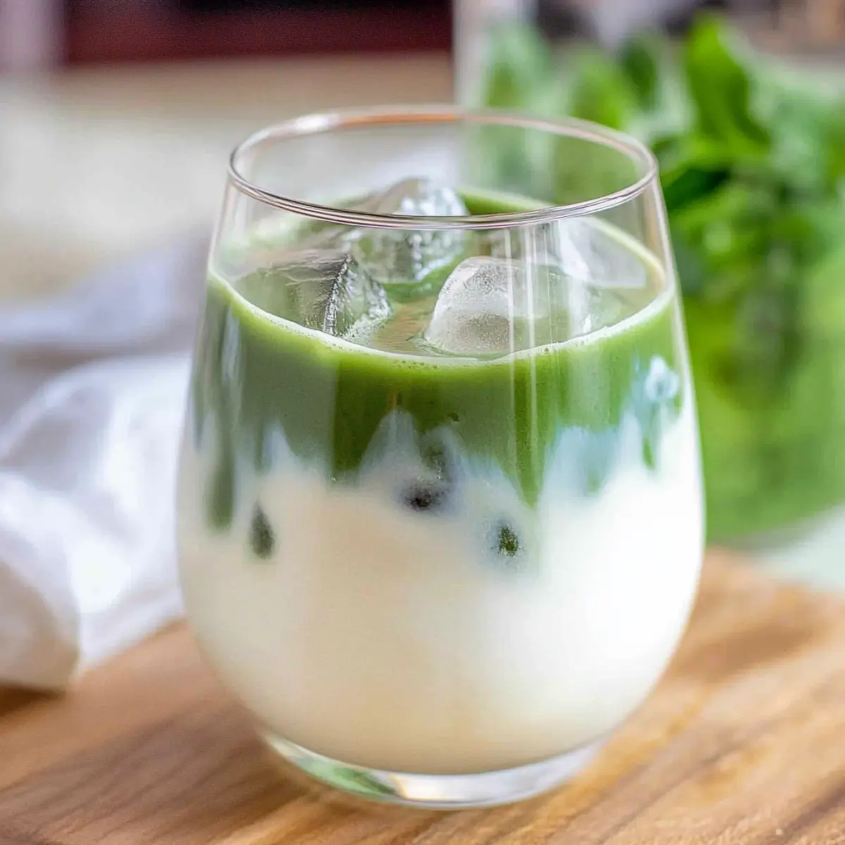 Delicious Iced Coconut Matcha Latte for Ultimate Refreshment